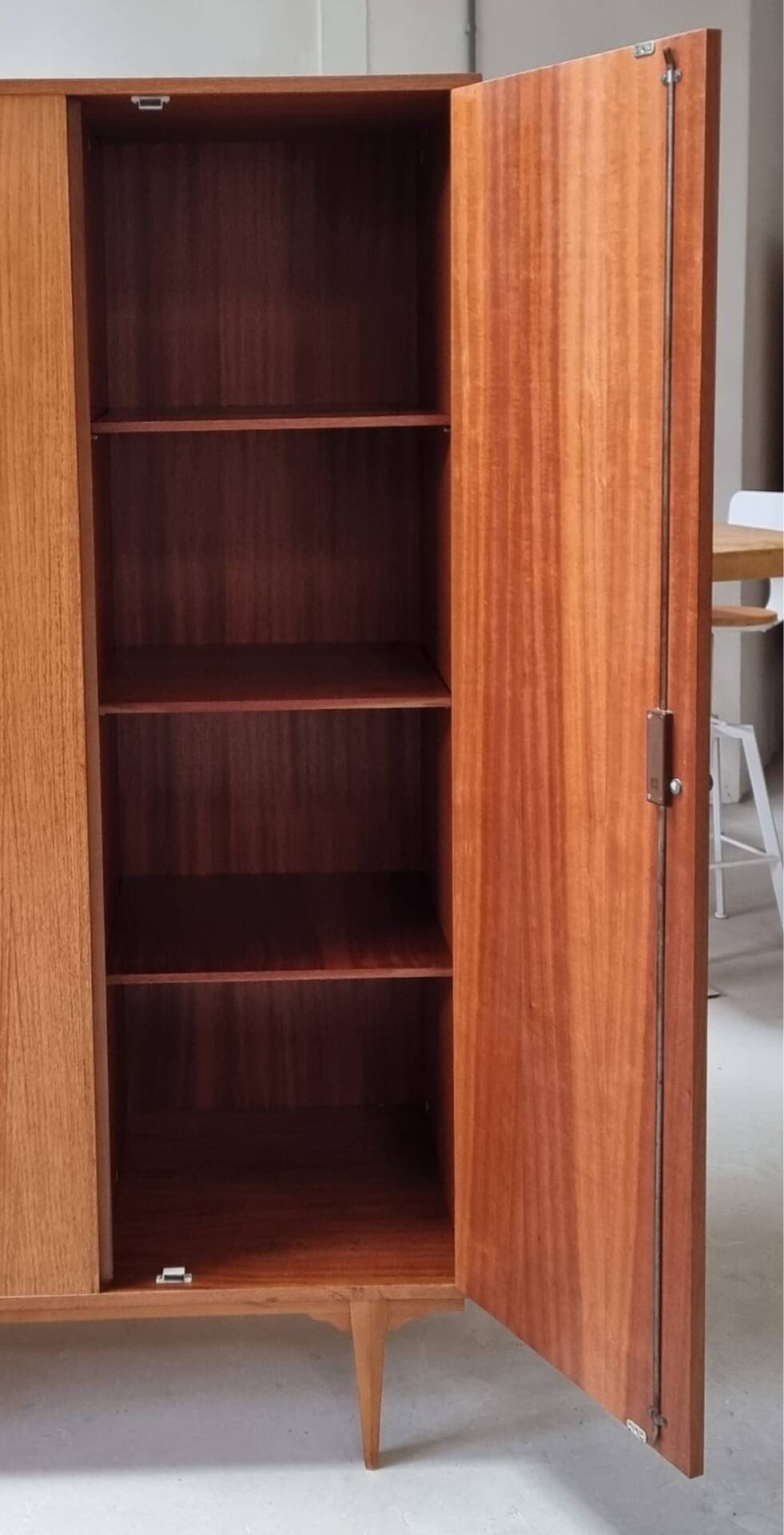 Armoire du milieu du siècle