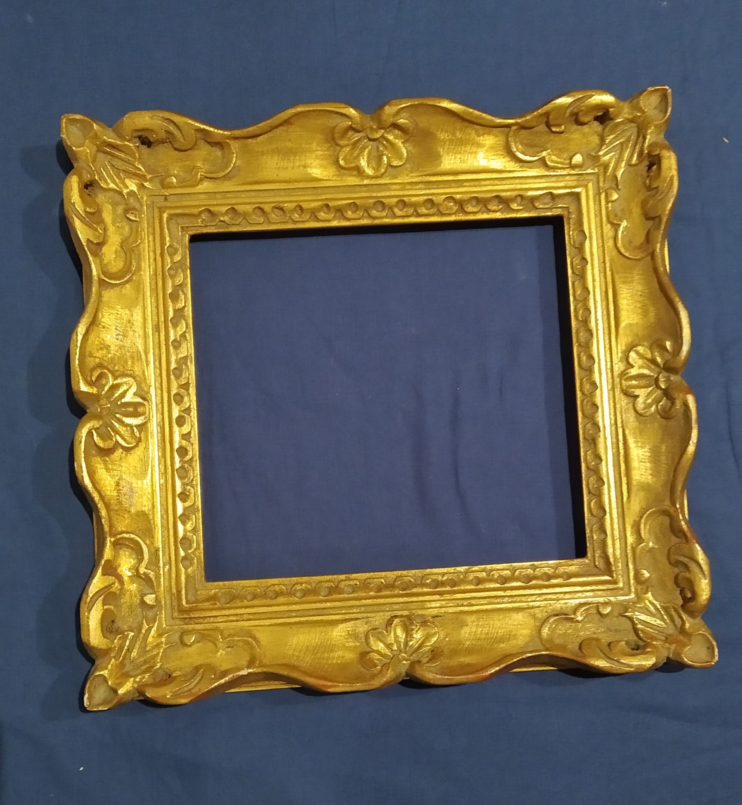 Montparnasse frame gilded carved wood foliage 22 cm x 21 cm