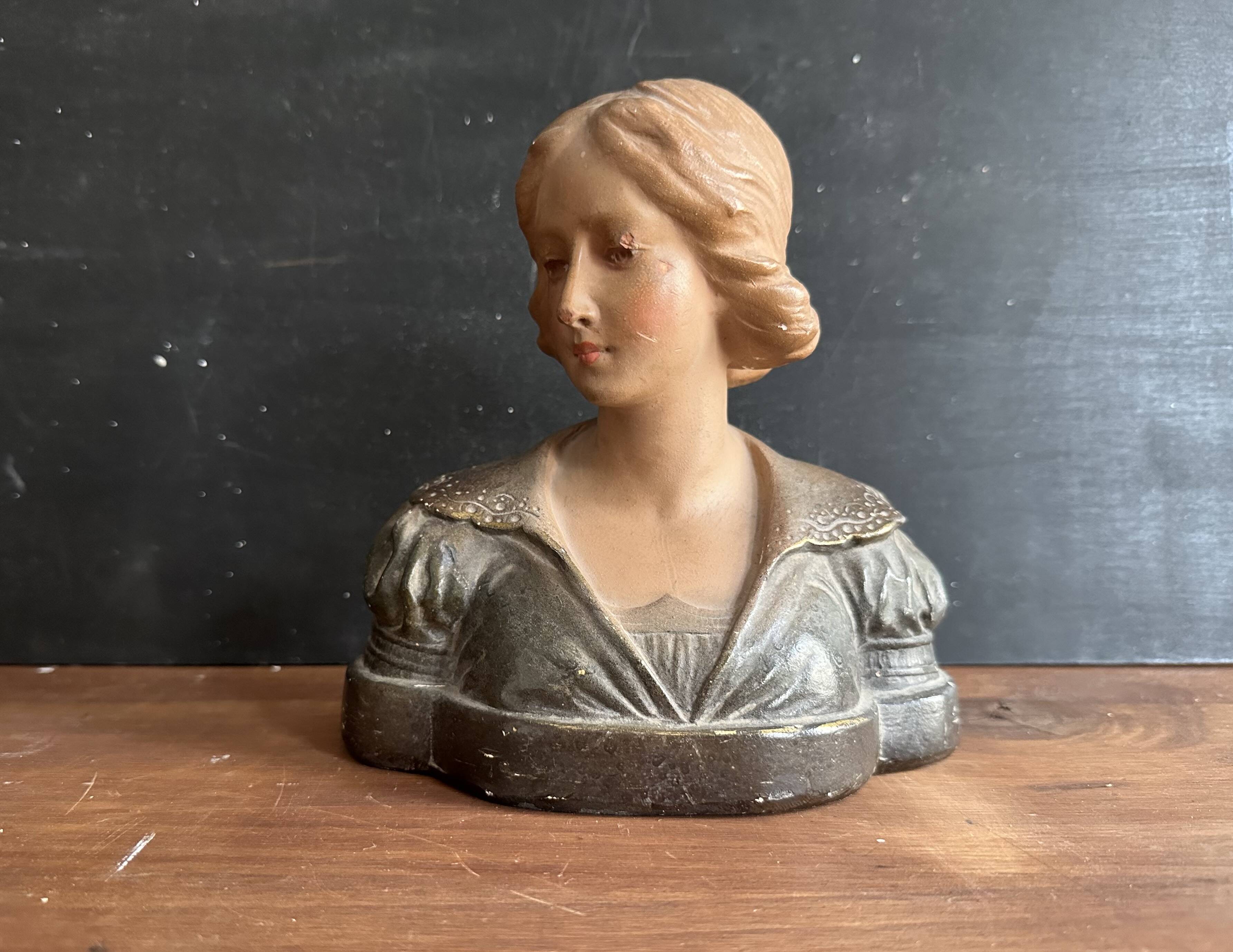 Buste de femme Art nouveau en plâtre polychrome, vers 1900