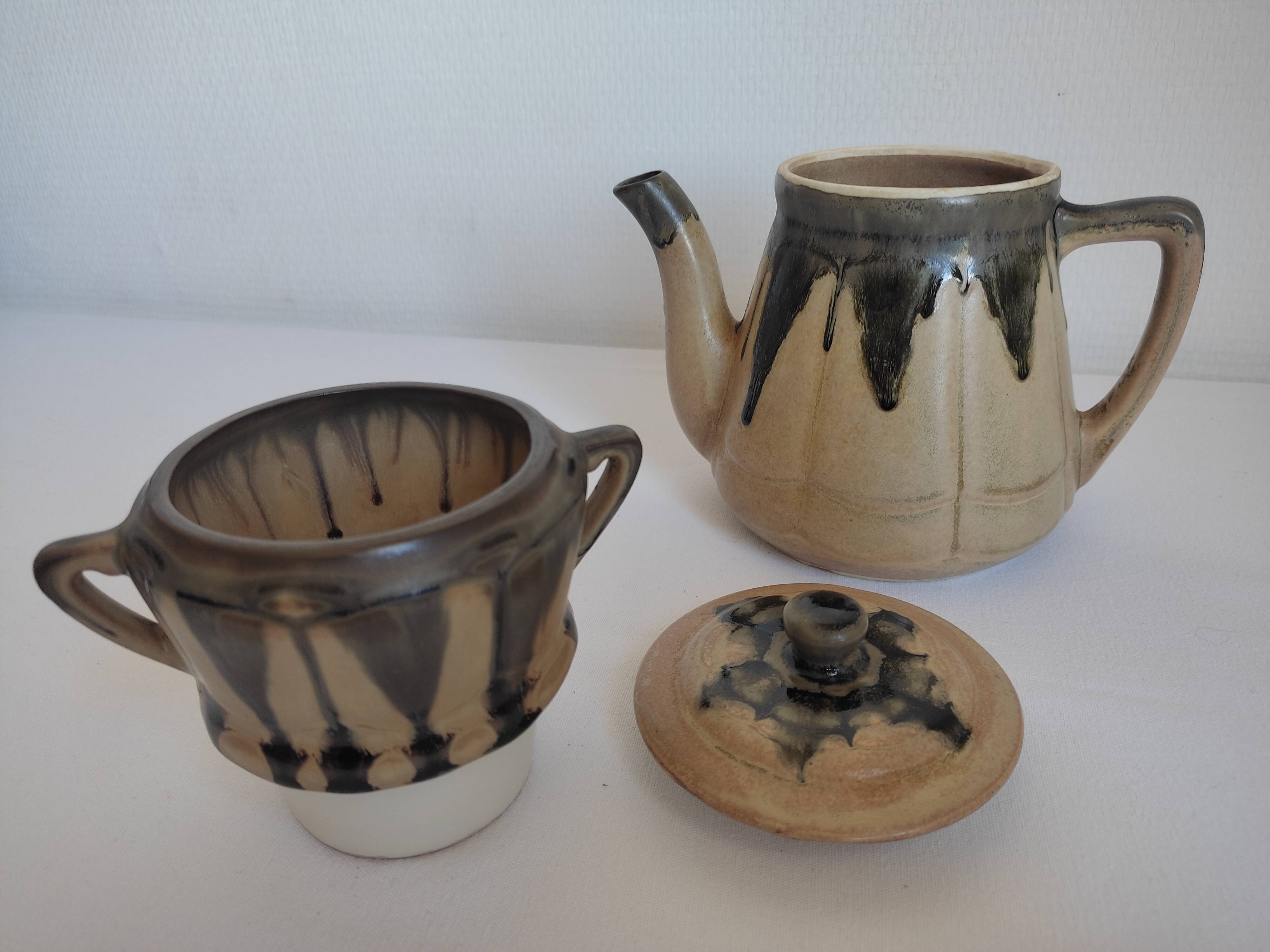 Glazed earth coffee maker