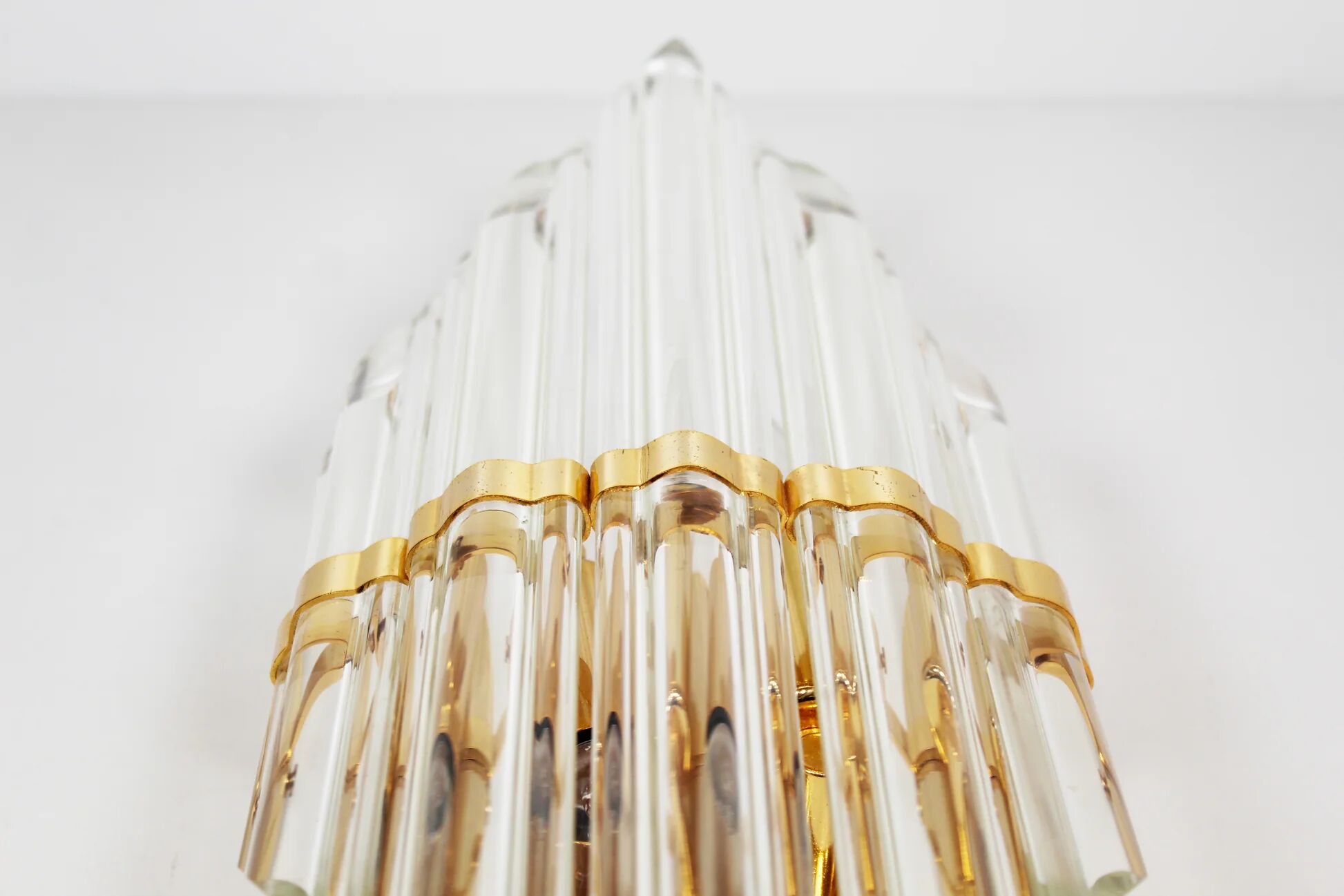 1980s wall lamp in gilded brass and crystal glass by Novaresi Milano
