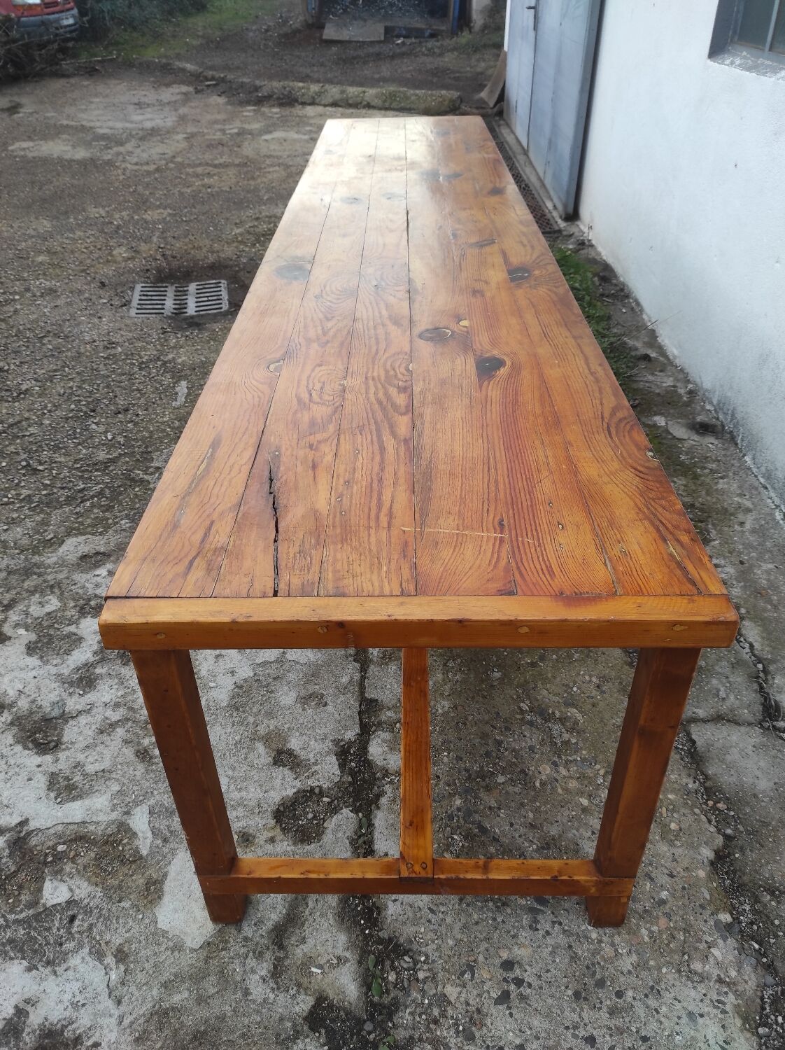 Old country farmhouse table of 3m50 for 12 people with rustic fir spacers