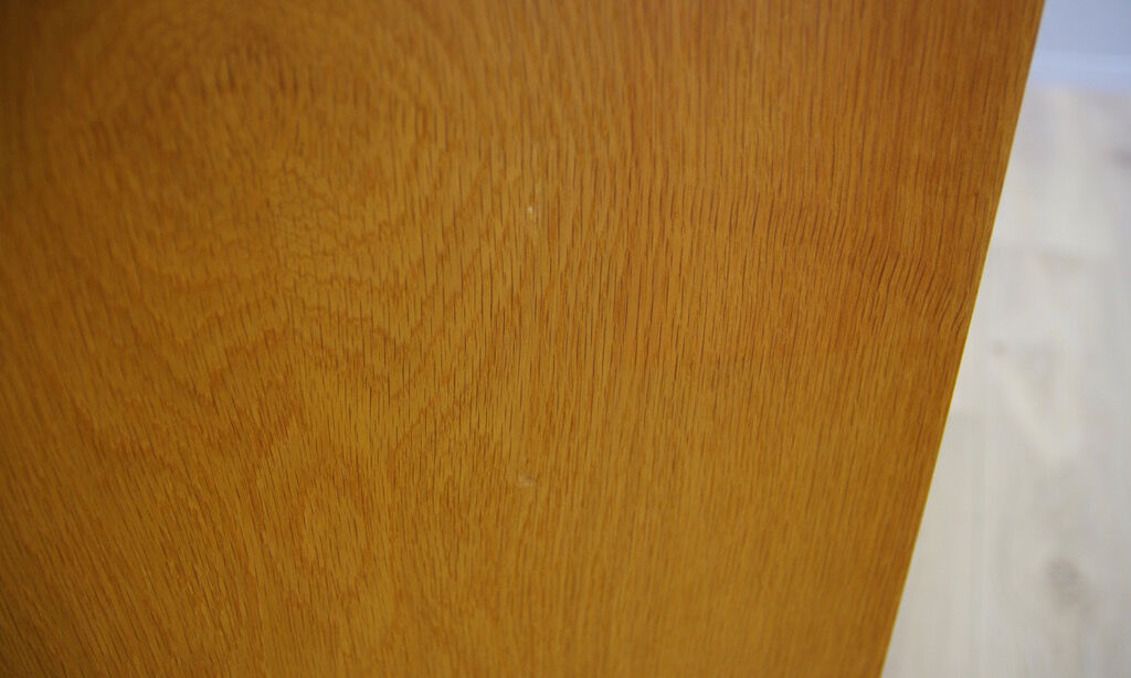 Dresser Carlo Jensen