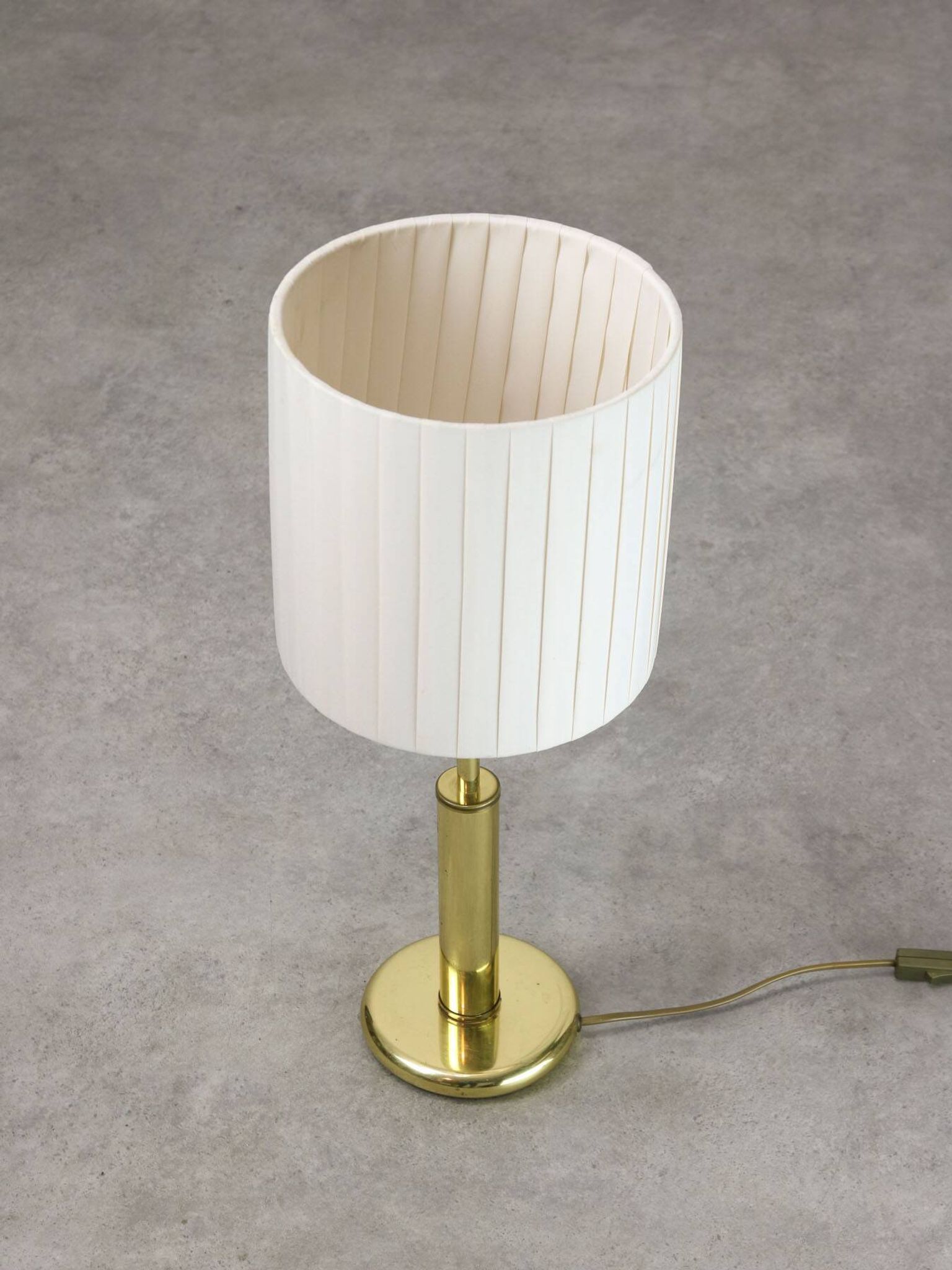 Lampe de table vintage en laiton italien