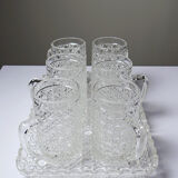 6 petites chopes et plateau vintages/anciennes en verre pressé style art déco