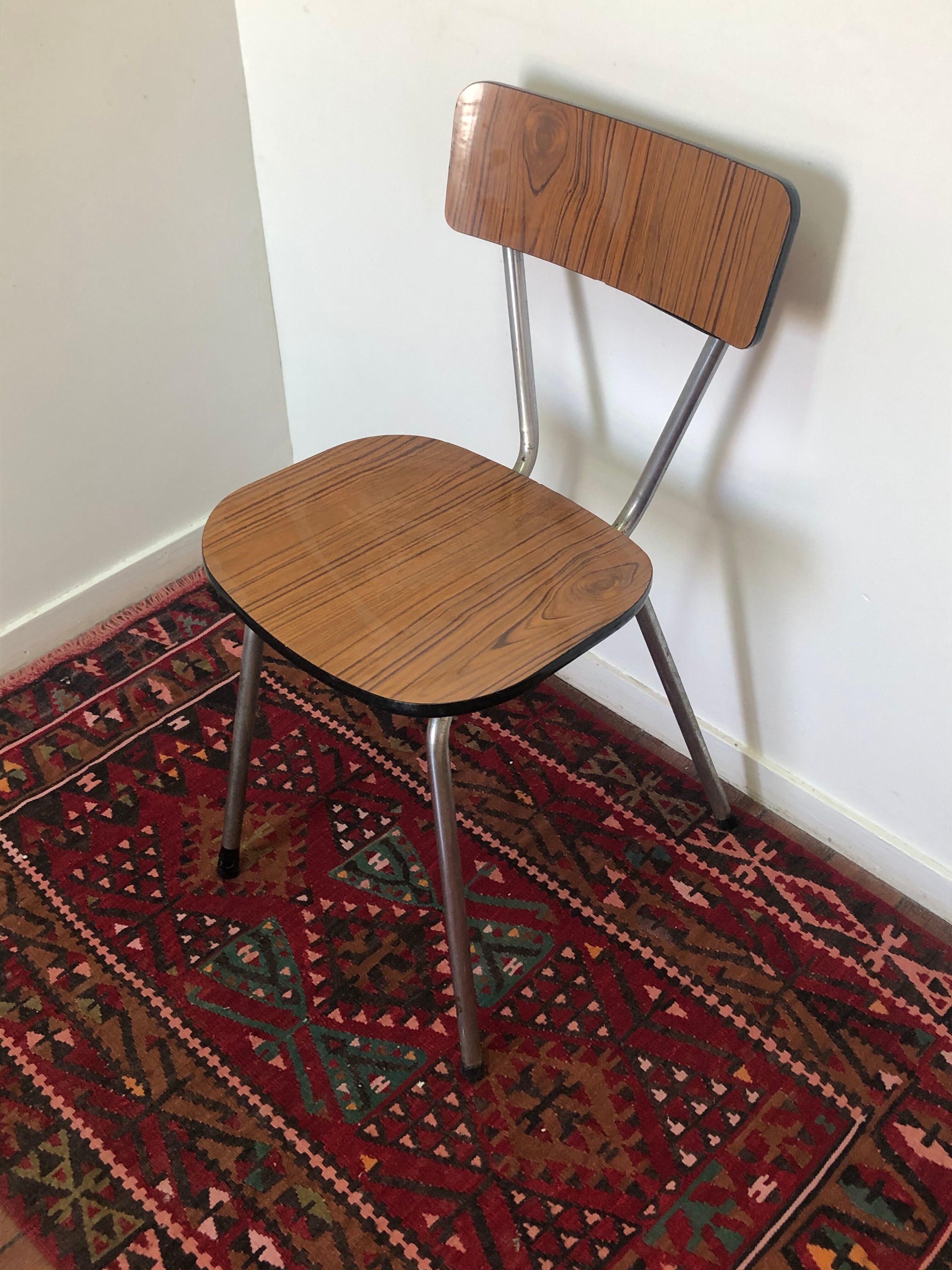 Lot de 6 chaises en formica bois foncé