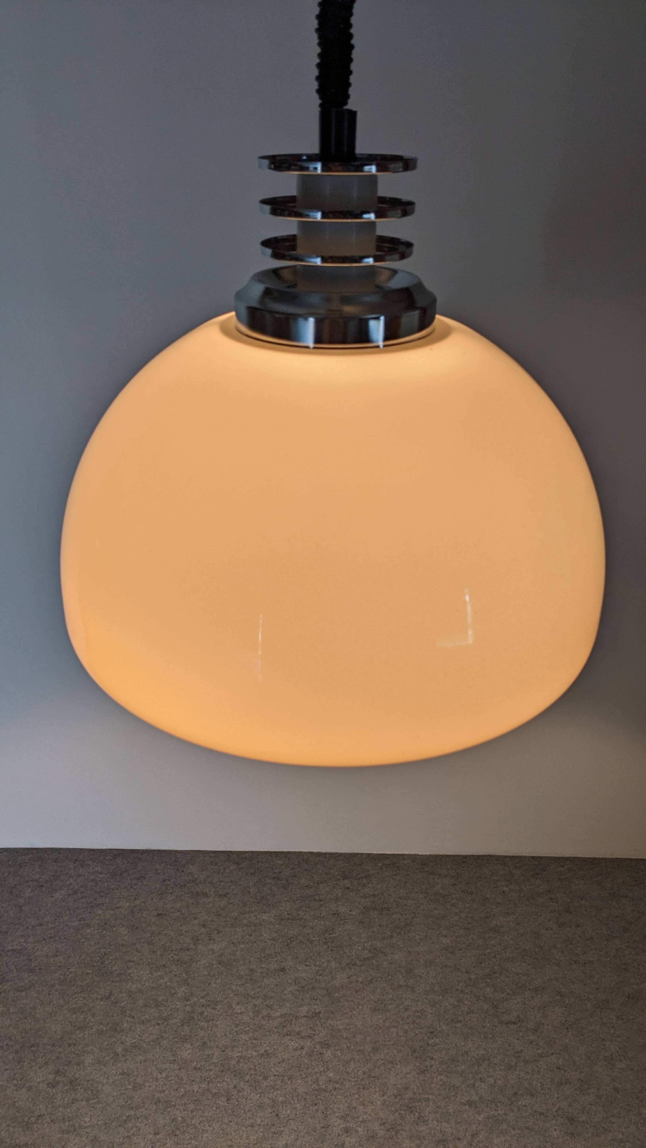 Adjustable suspension Space age dlg Harvey Guzzini, Italy circa 1970