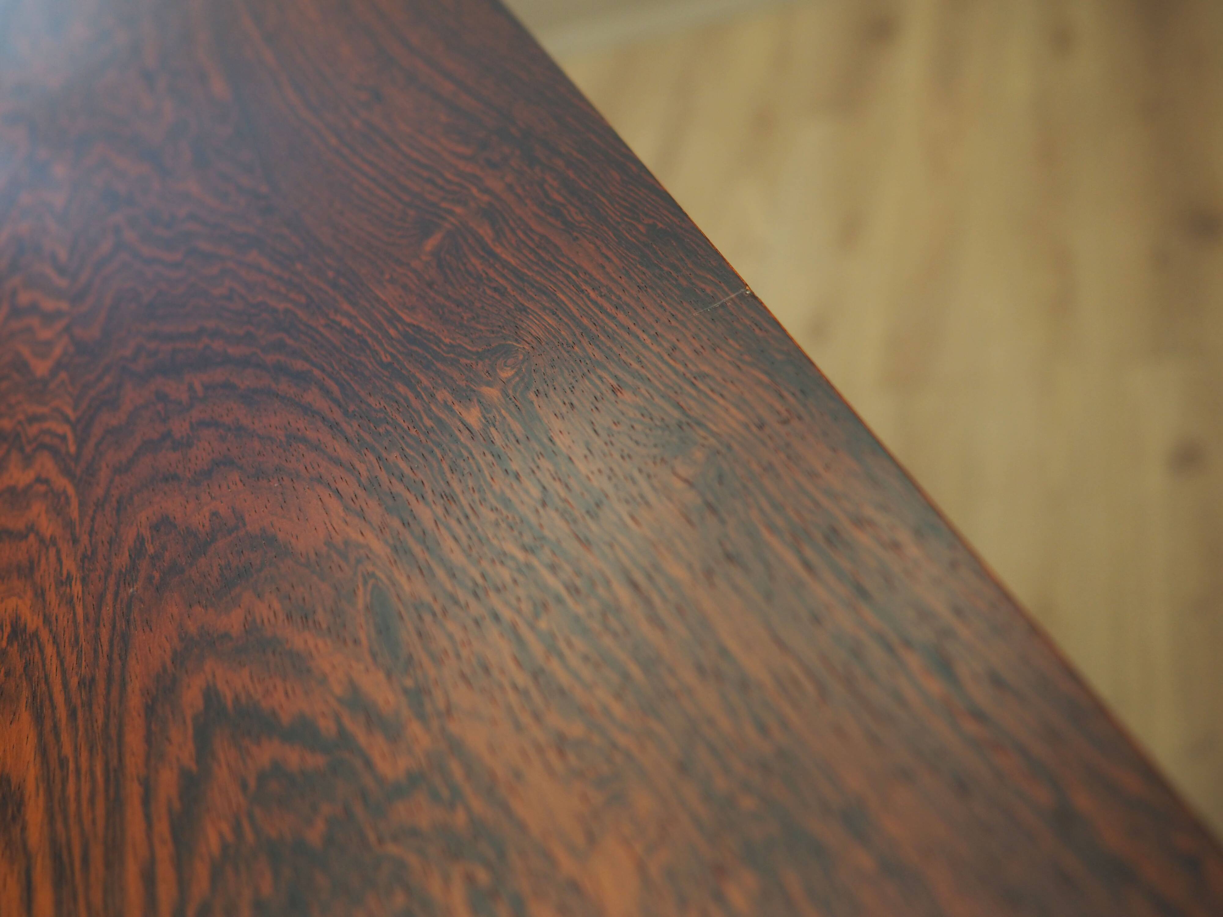 Buffet haut en palissandre, design danois, années 1960, designer : Johannes Andersen, fabrication : Skaaning Furnitu