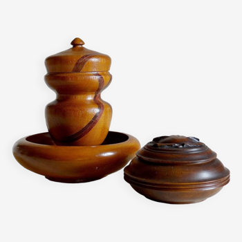 Lot 3 wooden decorative objects