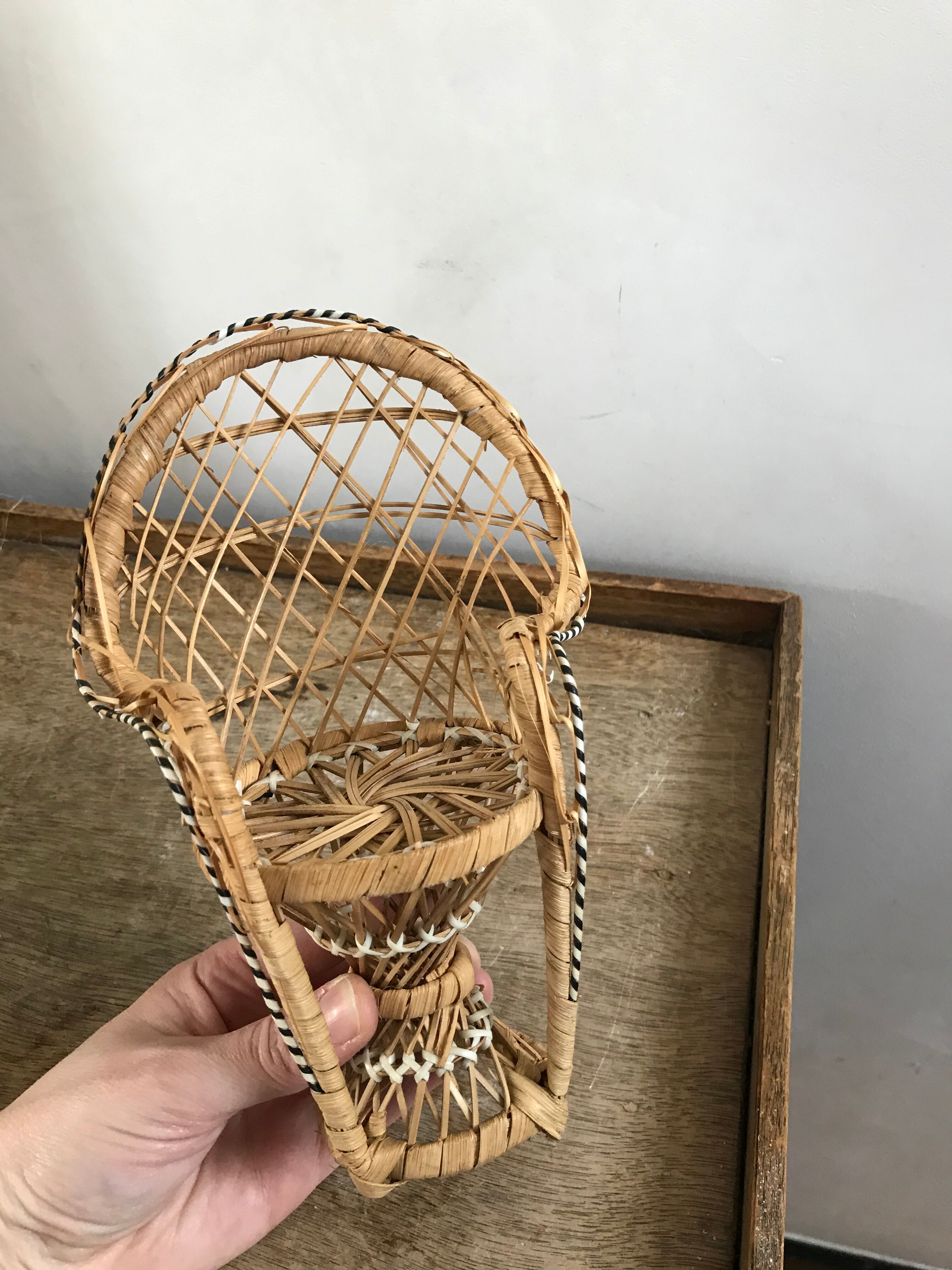 Doll house emanuelle chair