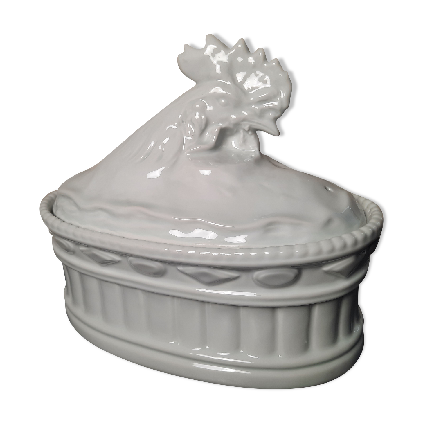 Porcelain volail terrine