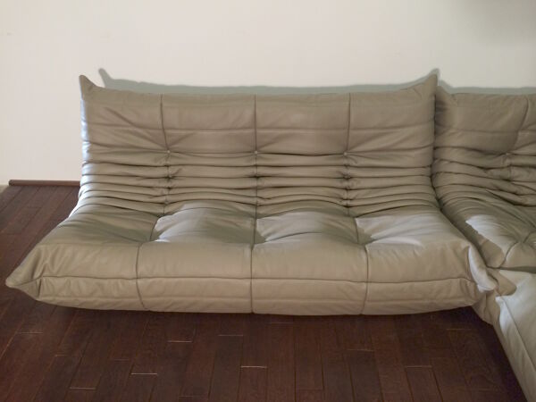 Canapé Togo modèle dessiné par Michel Ducaroy 1973