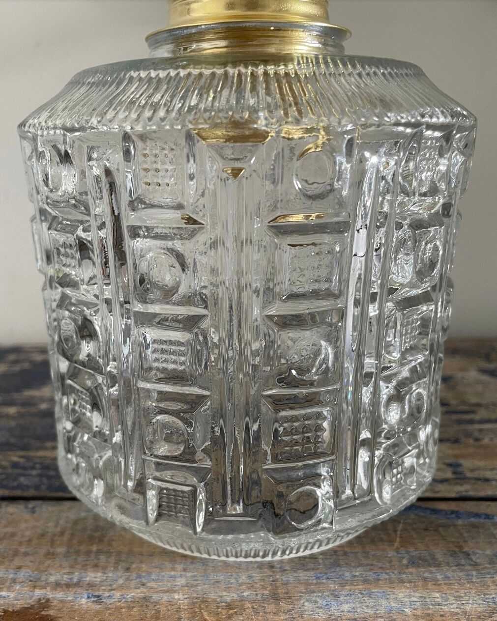 Paire d’appliques vintage en verre ciselé