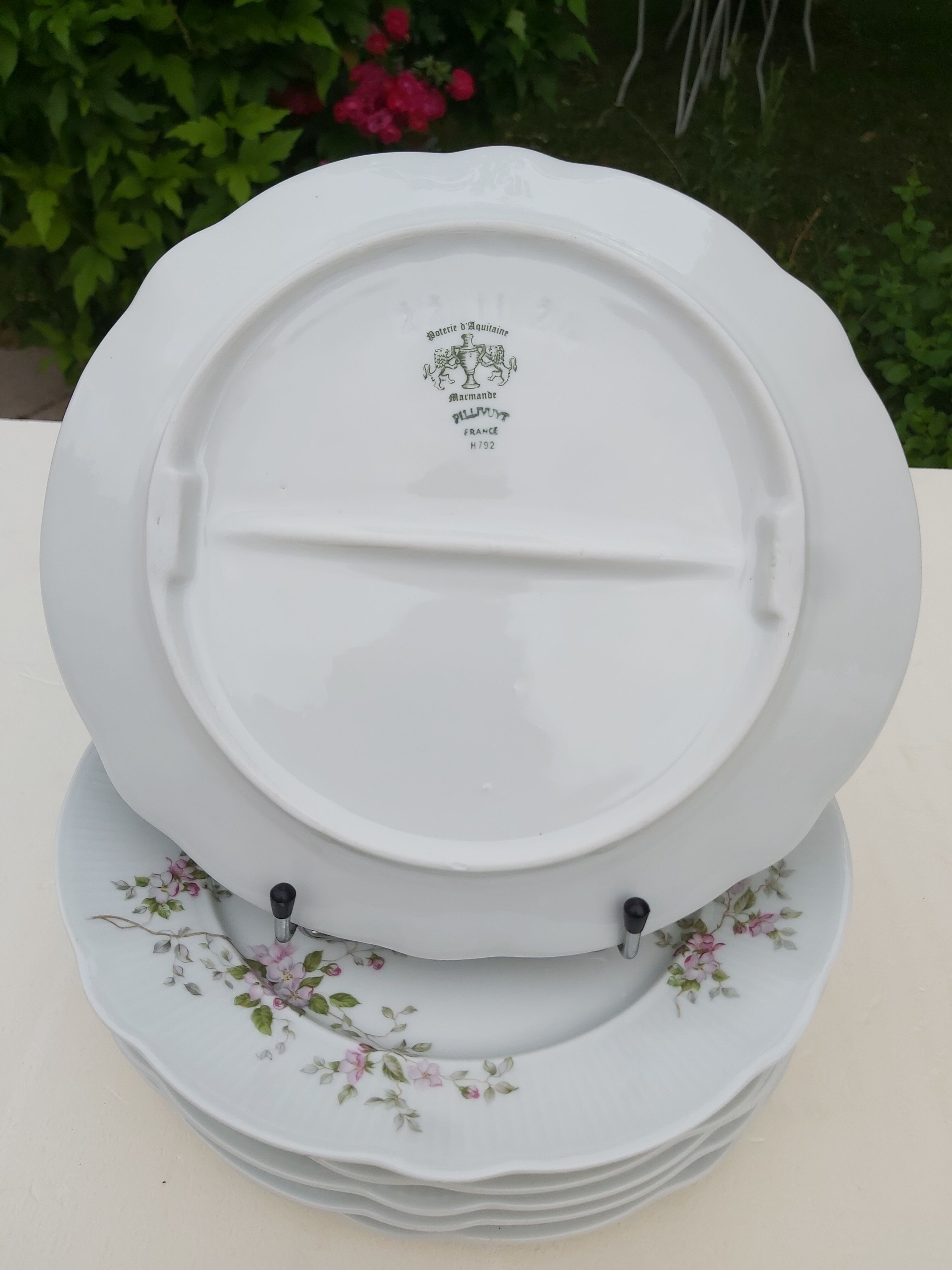 6 pillivuyt porcelain compartment plates