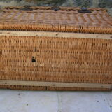 Wicker rattan trunk lined