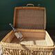 Valise en osier vintage