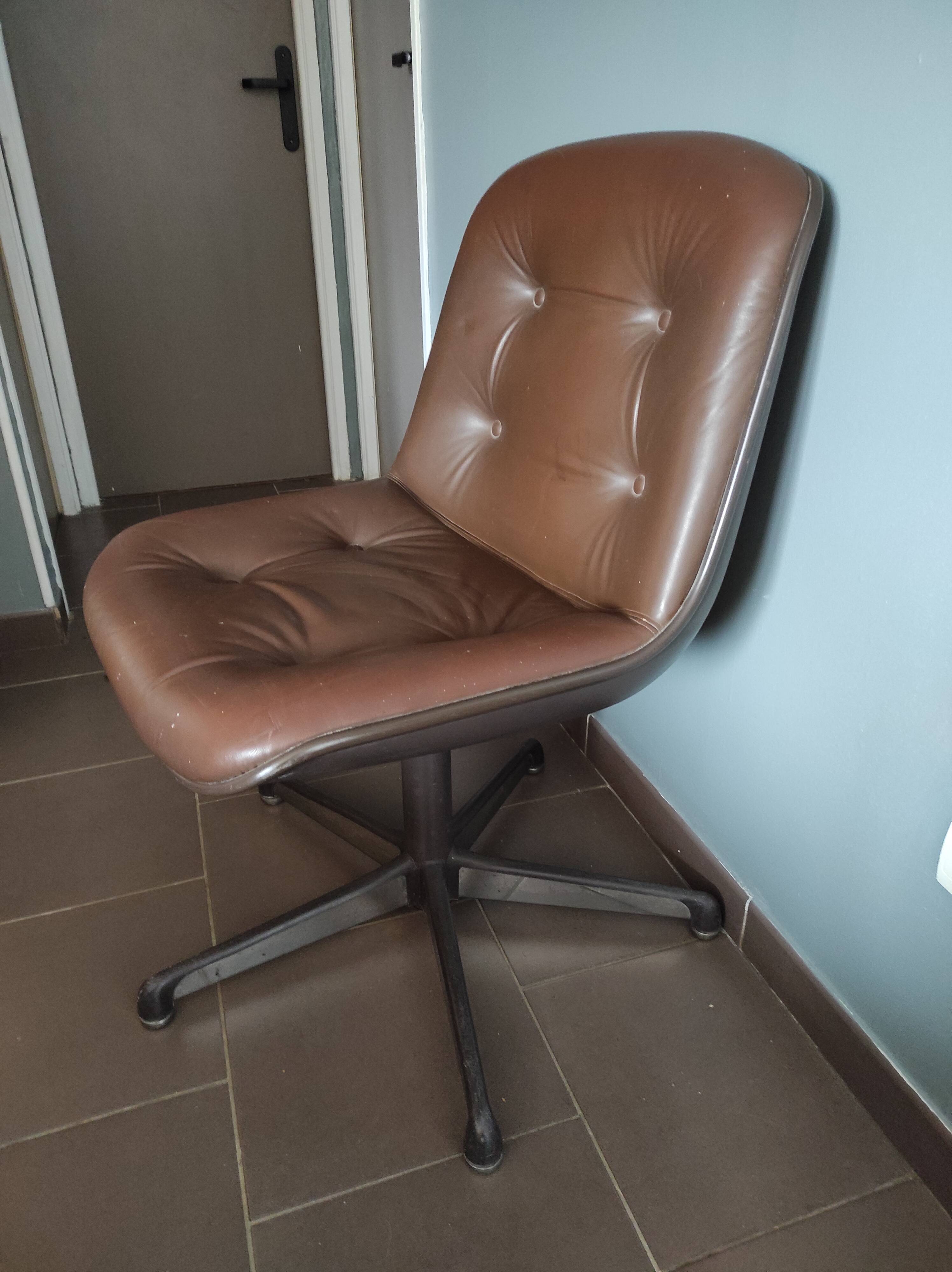 Leather armchair for Comforto