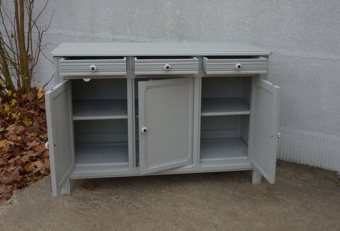 Large Parisian buffet