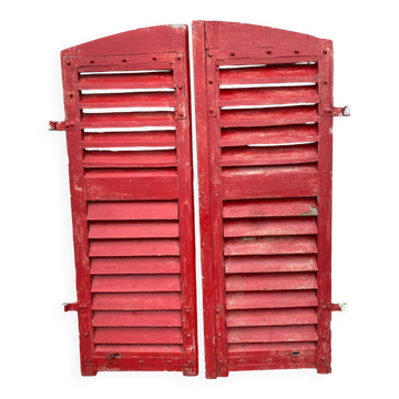 Paire de volets rouge