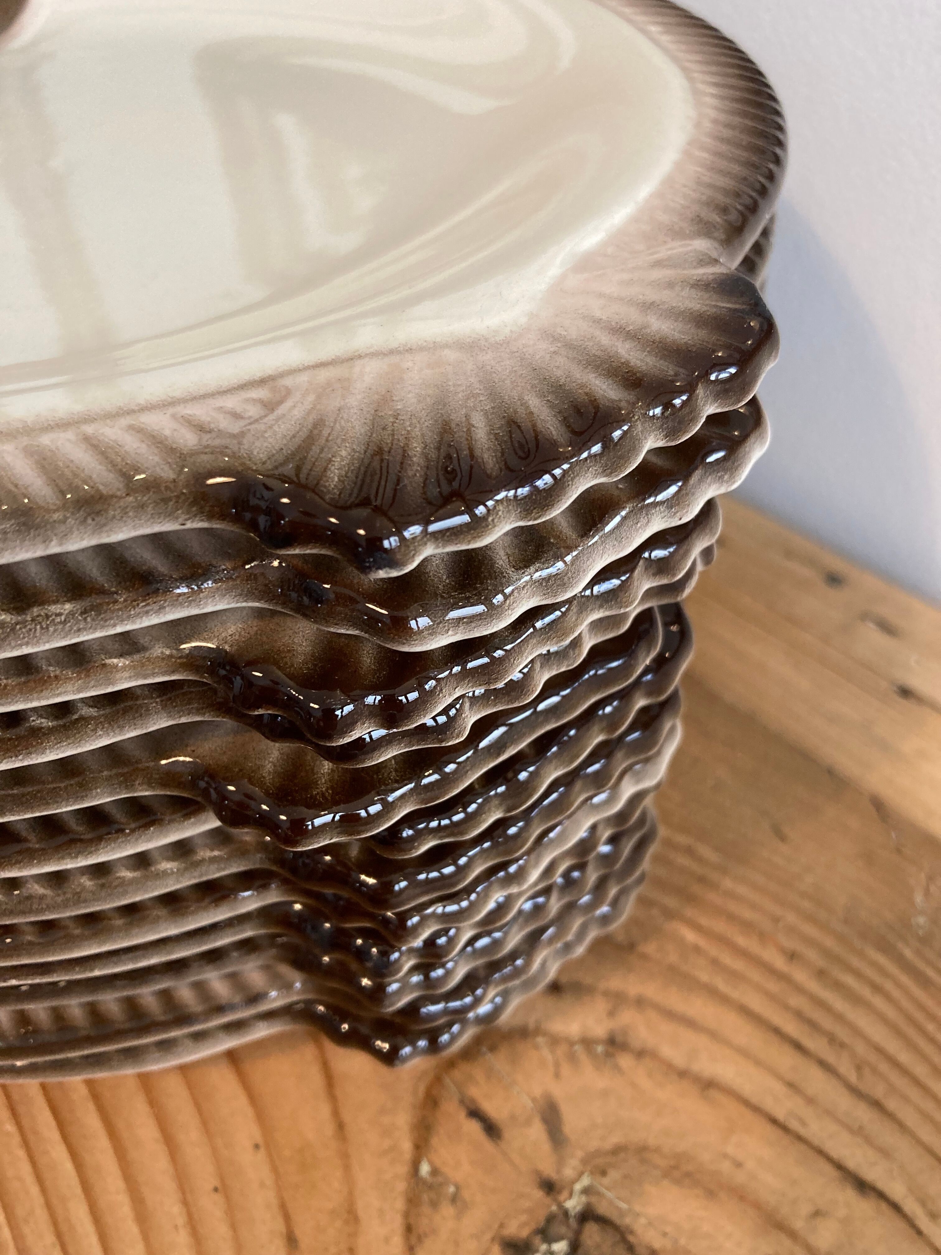 Set de 12 assiettes barbotine poisson Longwy