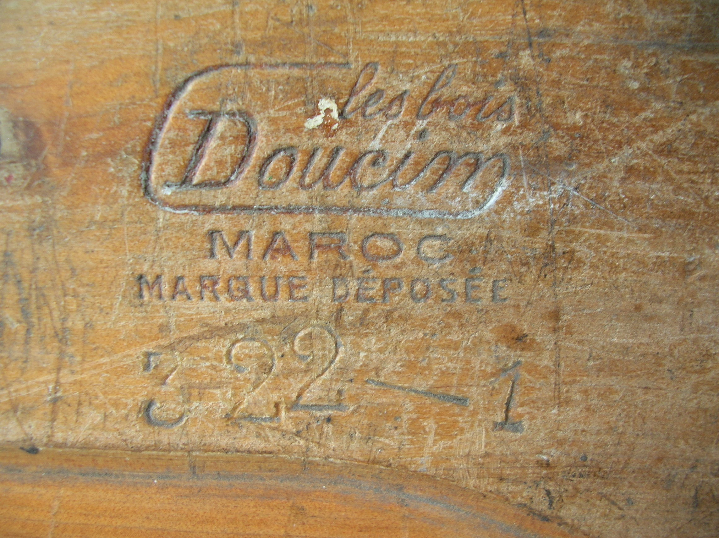 Ancien range courrier porte lettre Art Déco signé les bois Doucim Maroc déco bureau vintage
