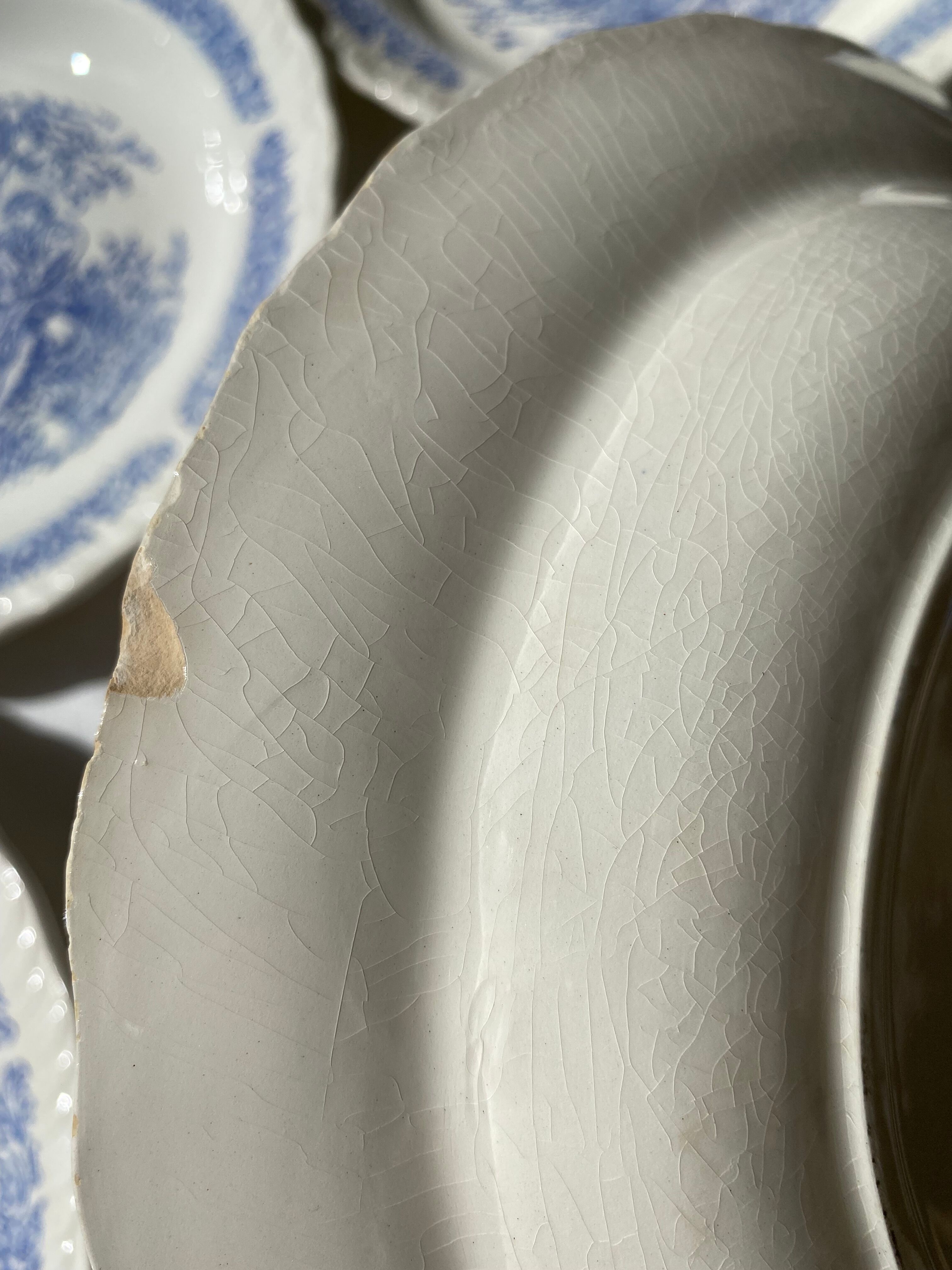 Badinage hollow plates