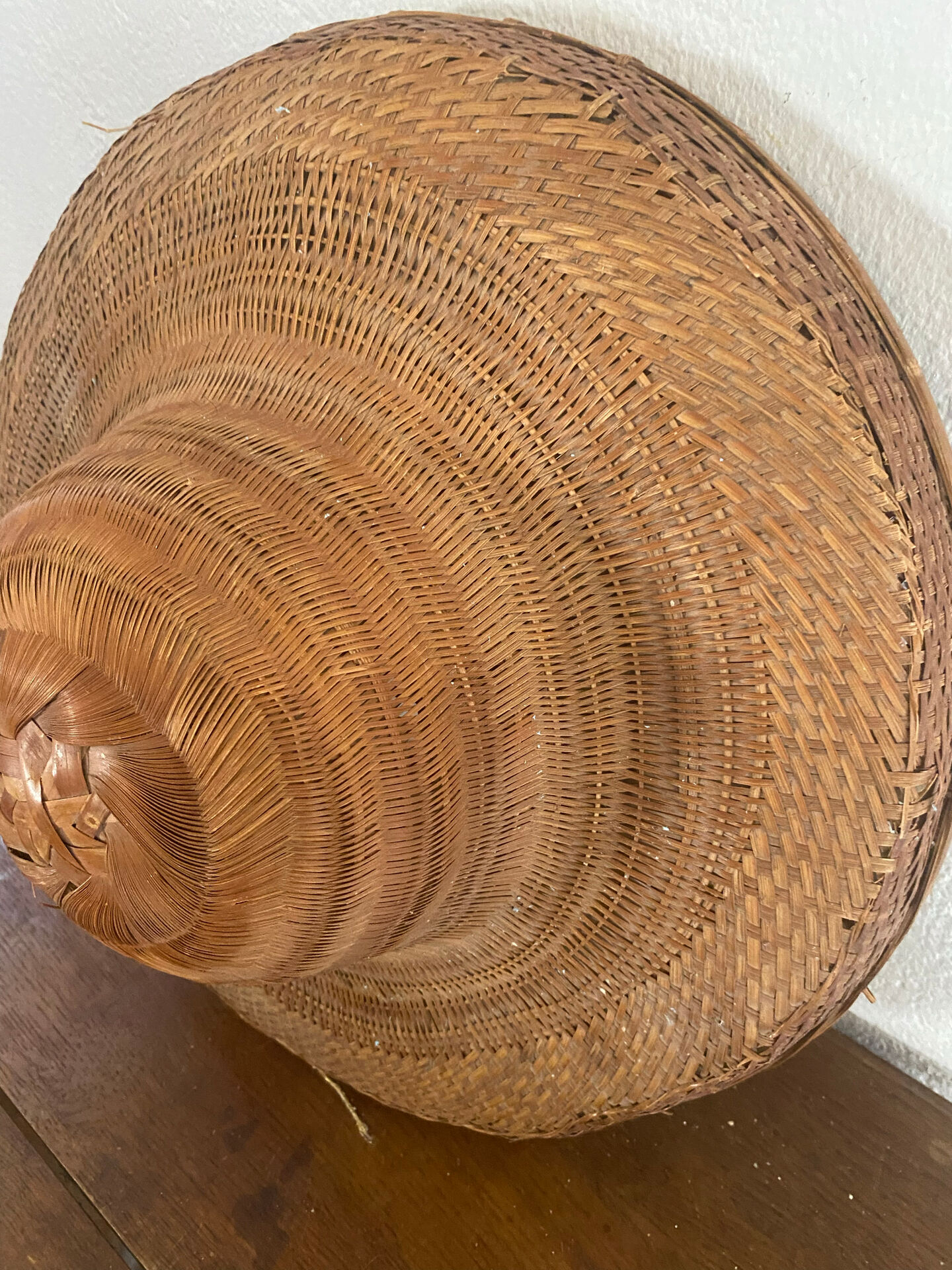 Chapeau asiatique ancien de décoration.