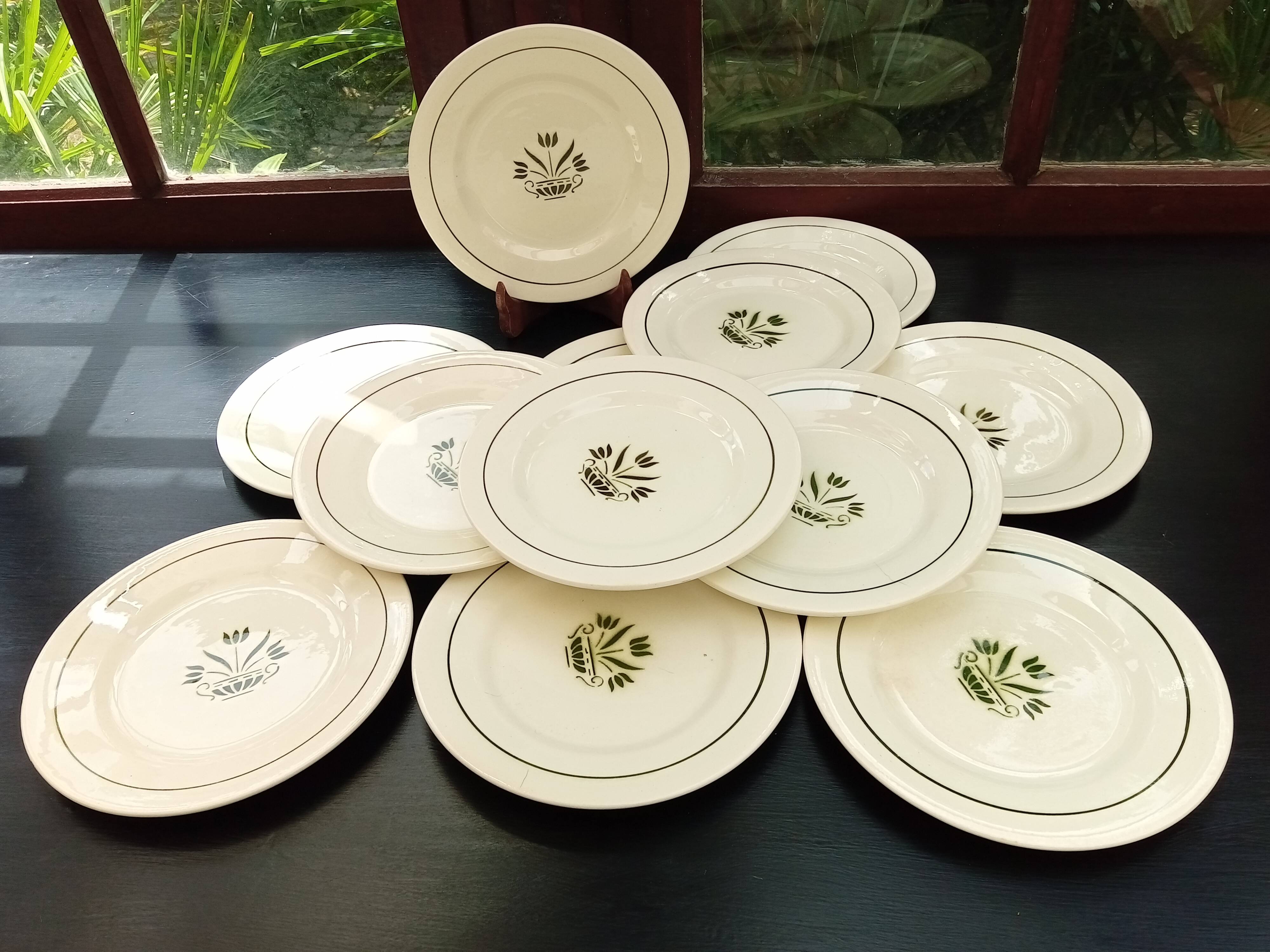 12 Terre de Fer Marmoz dessert plates