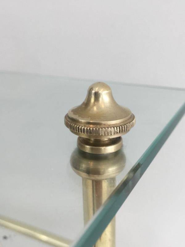 Porte-revues de style néoclassique en laiton et tablette en verre de la Maison Jansen