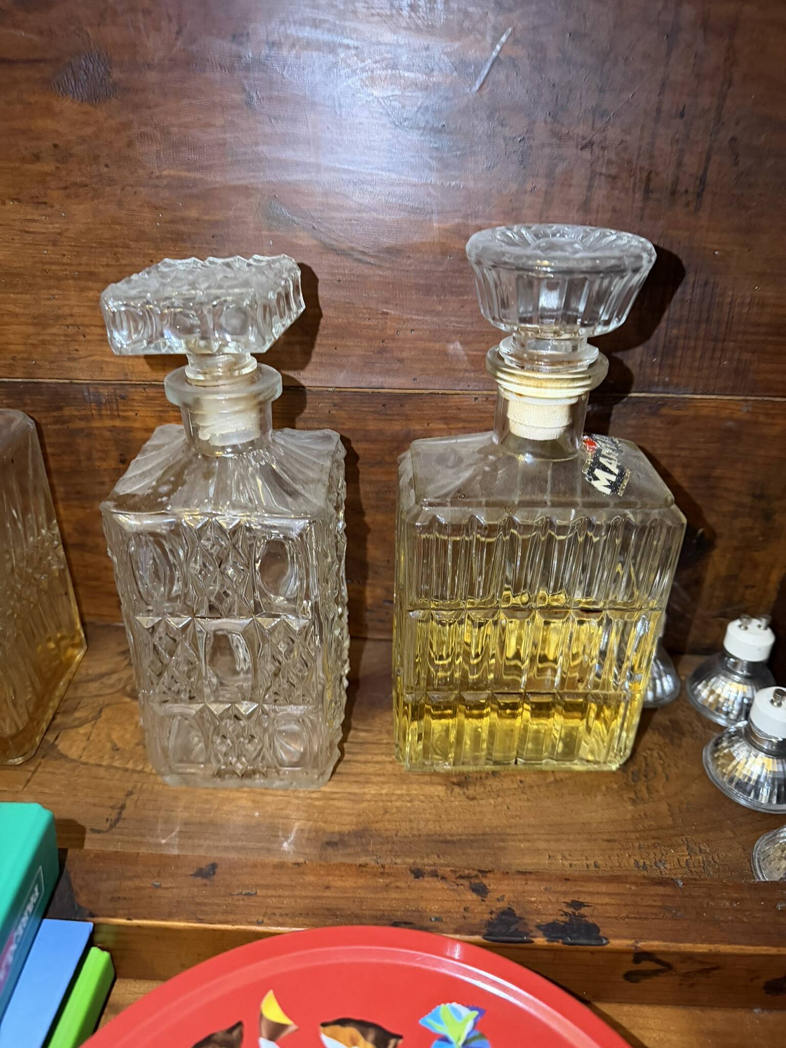 Full bar - 7 decanters / bottles for spirits