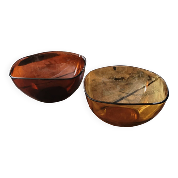 Pair of vintage amber and honey glass salad bowls – 1970s-80s