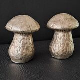 Mushroom pepper shaker