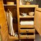 Armoire asymétrique bois brut
