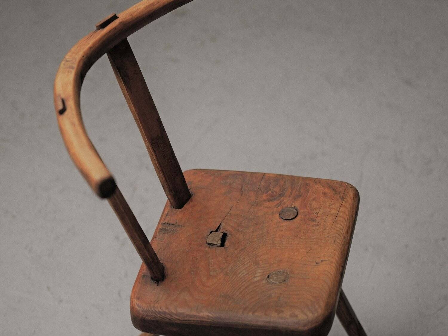 Small alpine chair in solid pine, folk art, early 20th century.