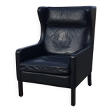 Vintage black leather scandinavian wingback chair Lulu Stouby