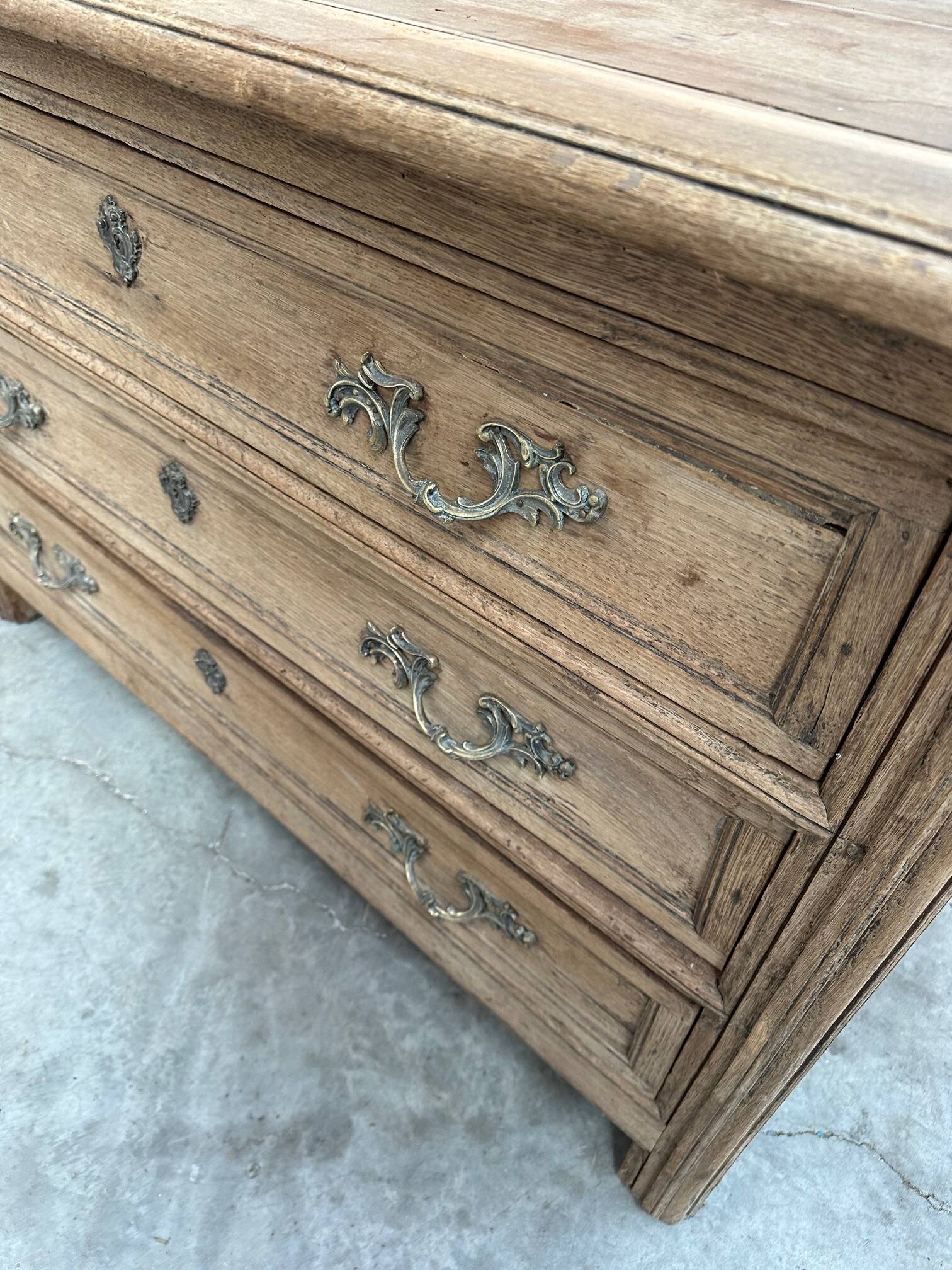 Commode en chêne Début XIXème