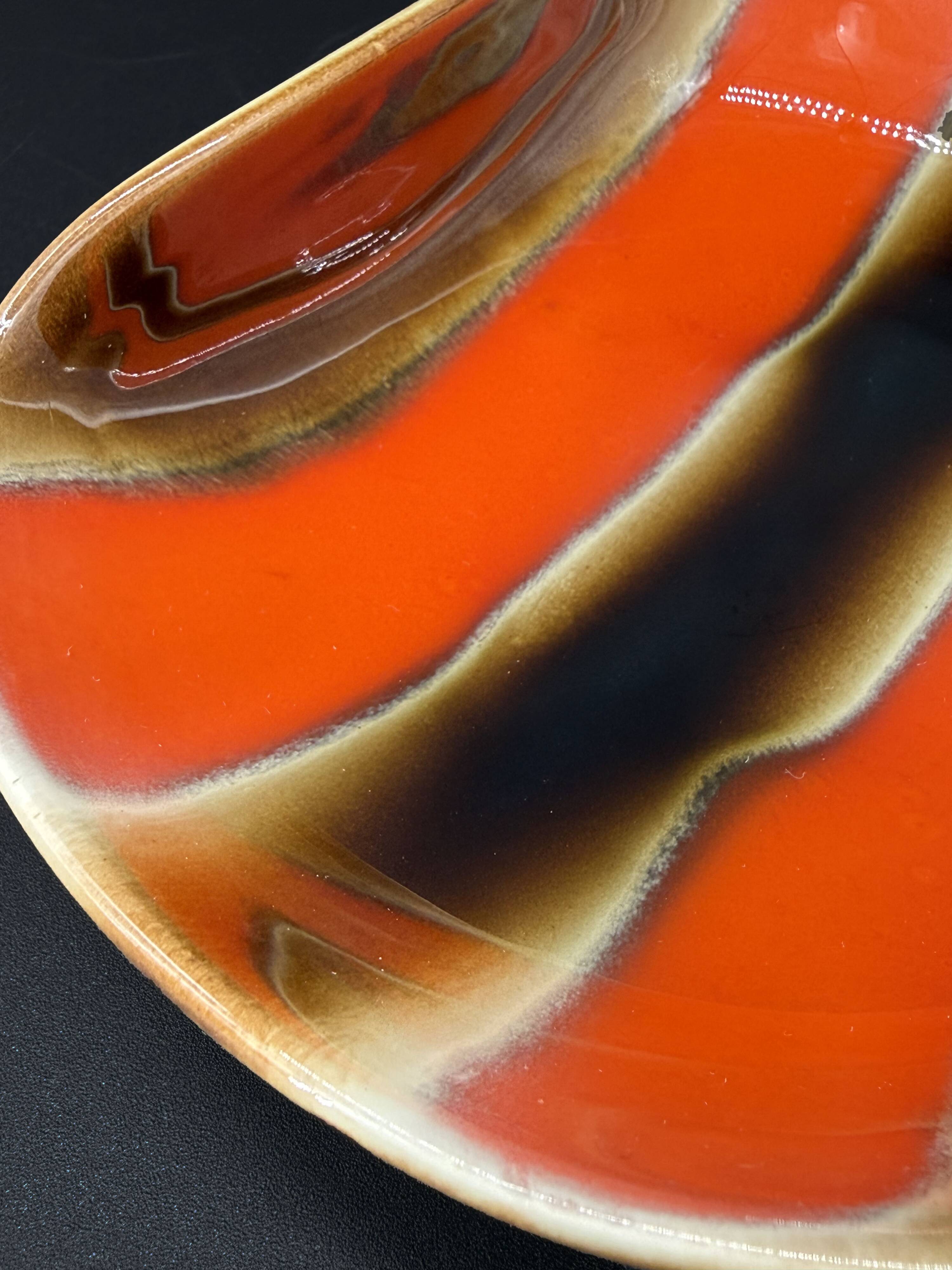 Vintage glazed ceramic catchall from the 70s.