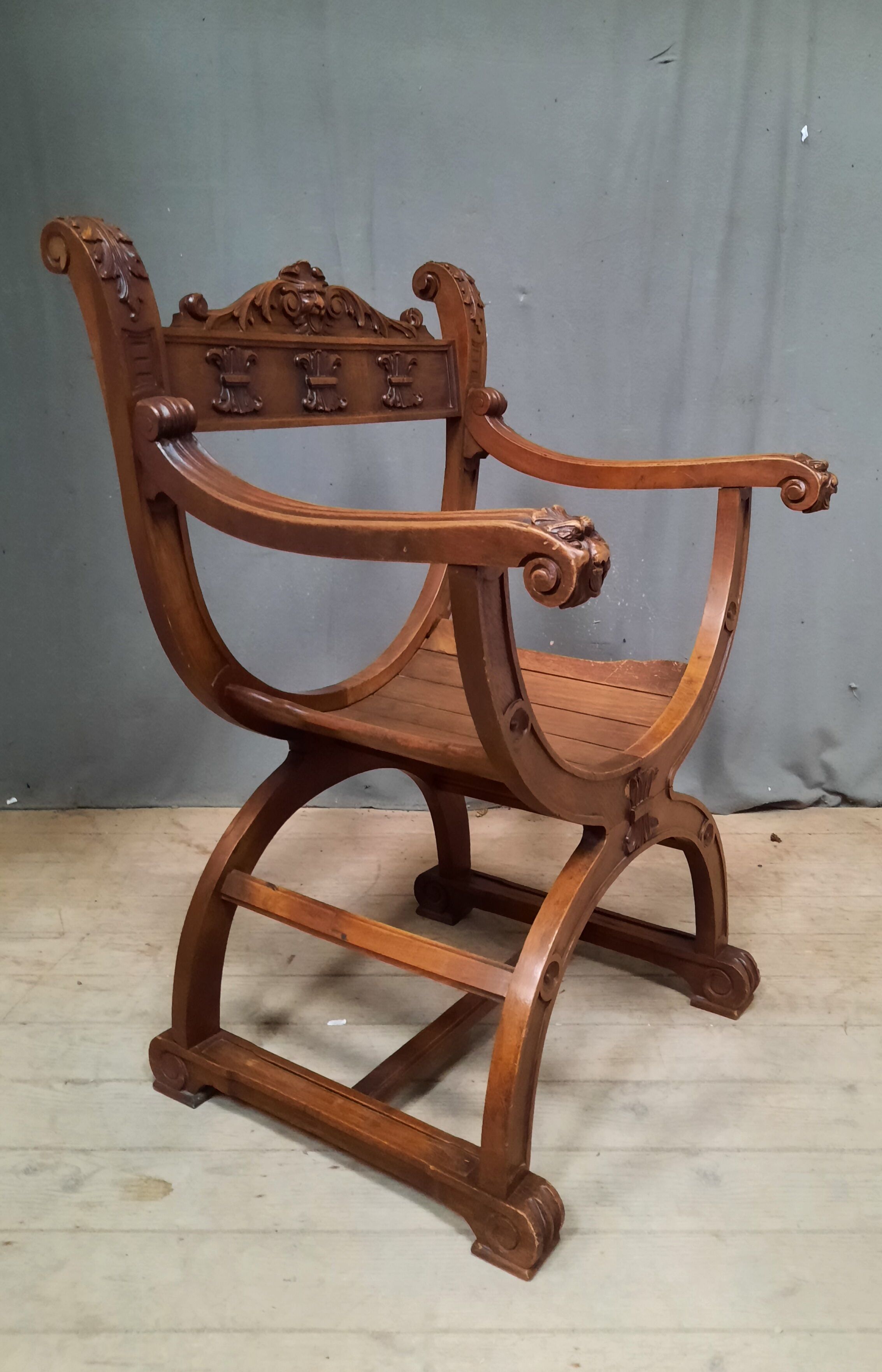 Faiteuil "Dagobert" in walnut