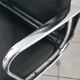 Fauteuil EA208 soft pad Charles et Ray Eames édition Herman Miller