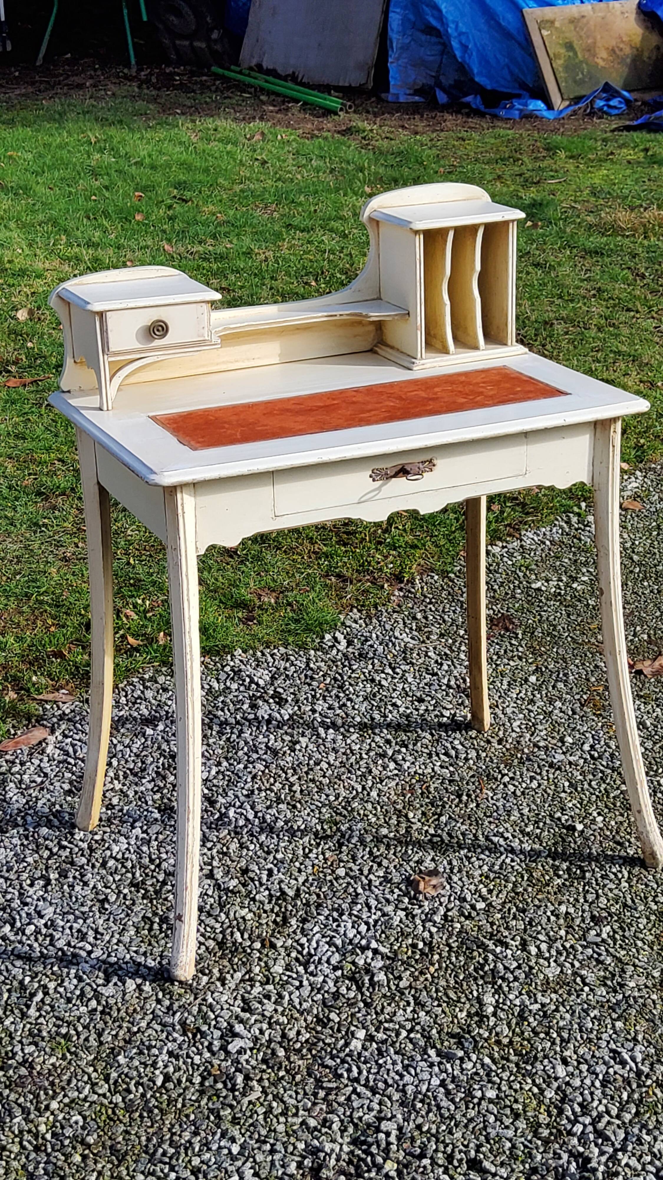 Happiness of the day art nouveau desk from the 1900s