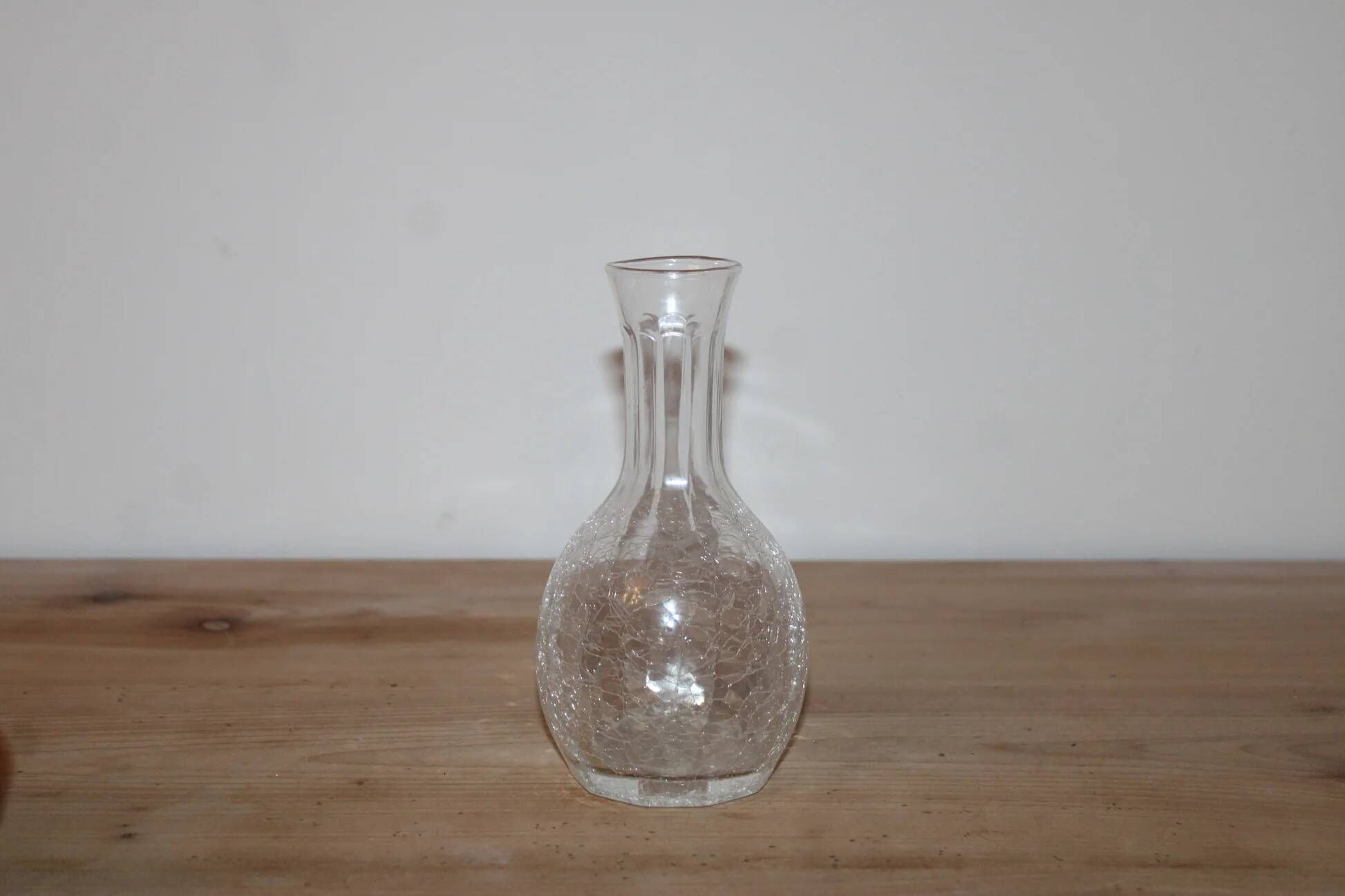 Small vintage soliflore vase in cracked transparent glass – H 17 cm