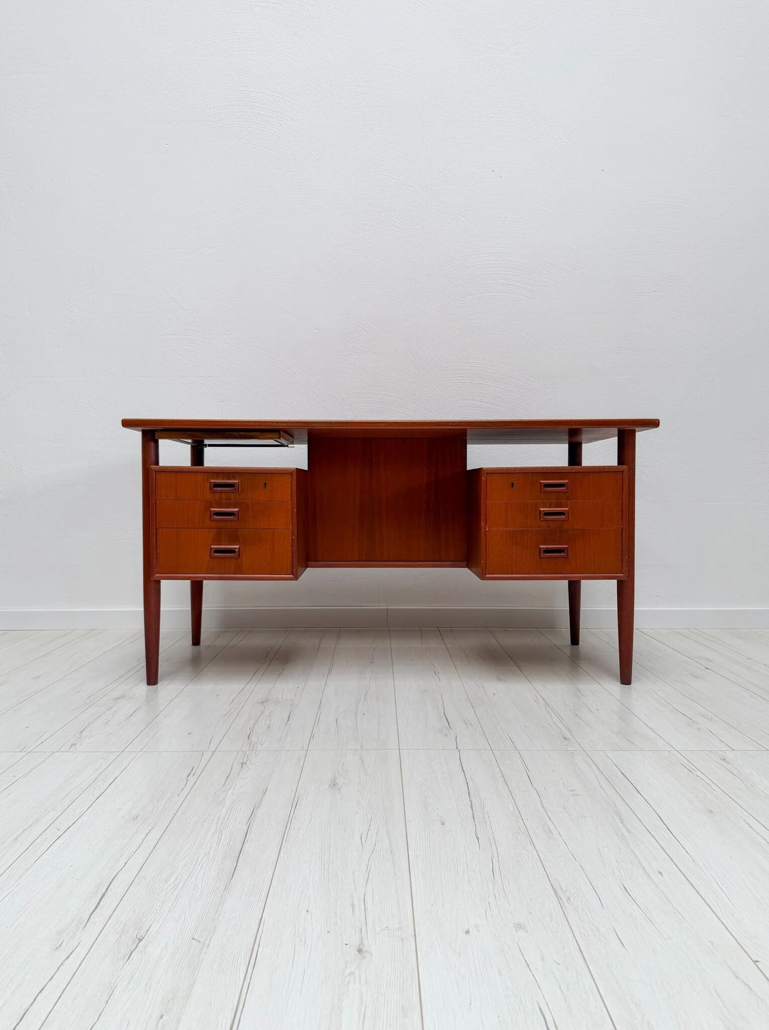 Bureau exécutif danois en teck, années 1960