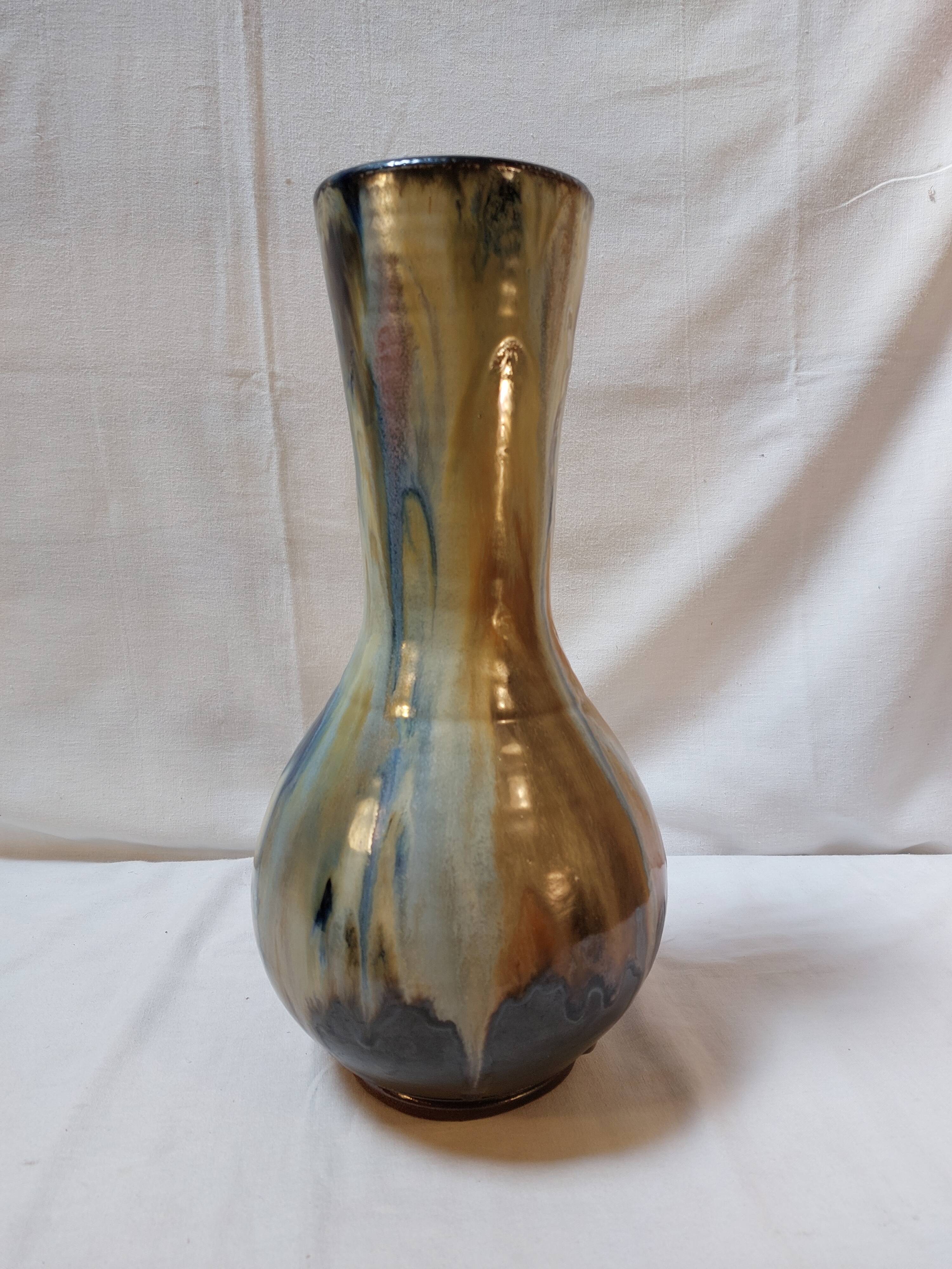 Large vase in flamed Boufflioux sandstone signed GUÉRIN - 1930s