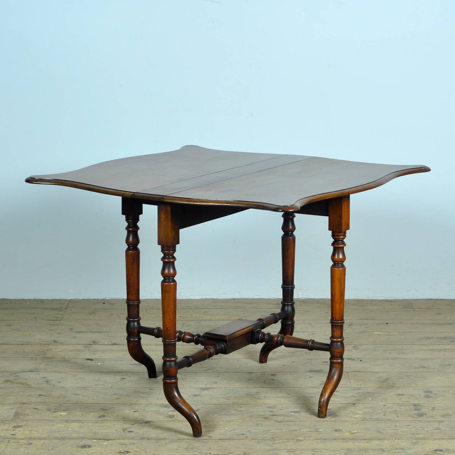 Antique oak drop leaf table, circa 1820