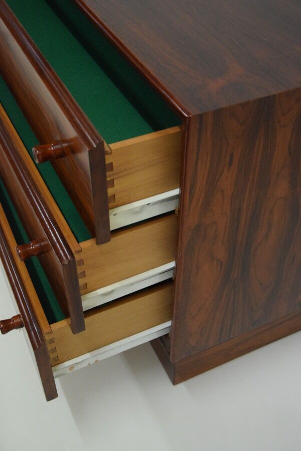 Rosewood chest of drawers 1970s - Scandinavian - design - minimalist