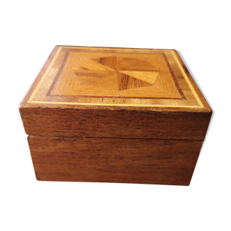 Inlaid wooden jewelry box