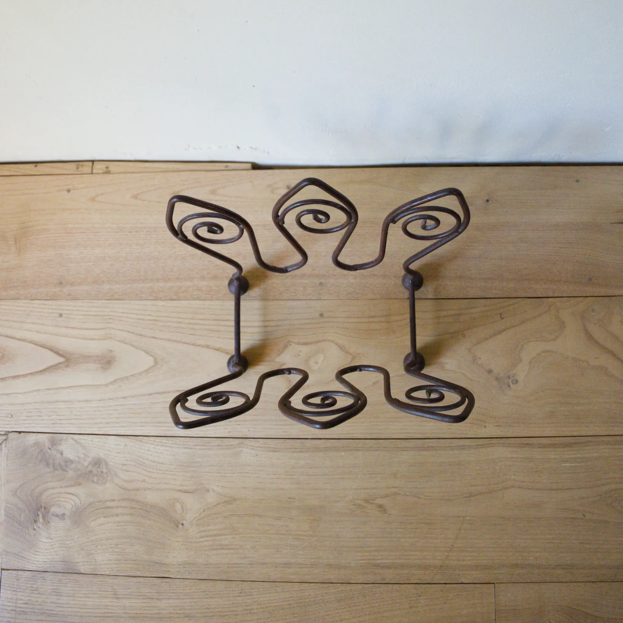Wrought iron magazine rack, François Liguori for Studio Pescatore
