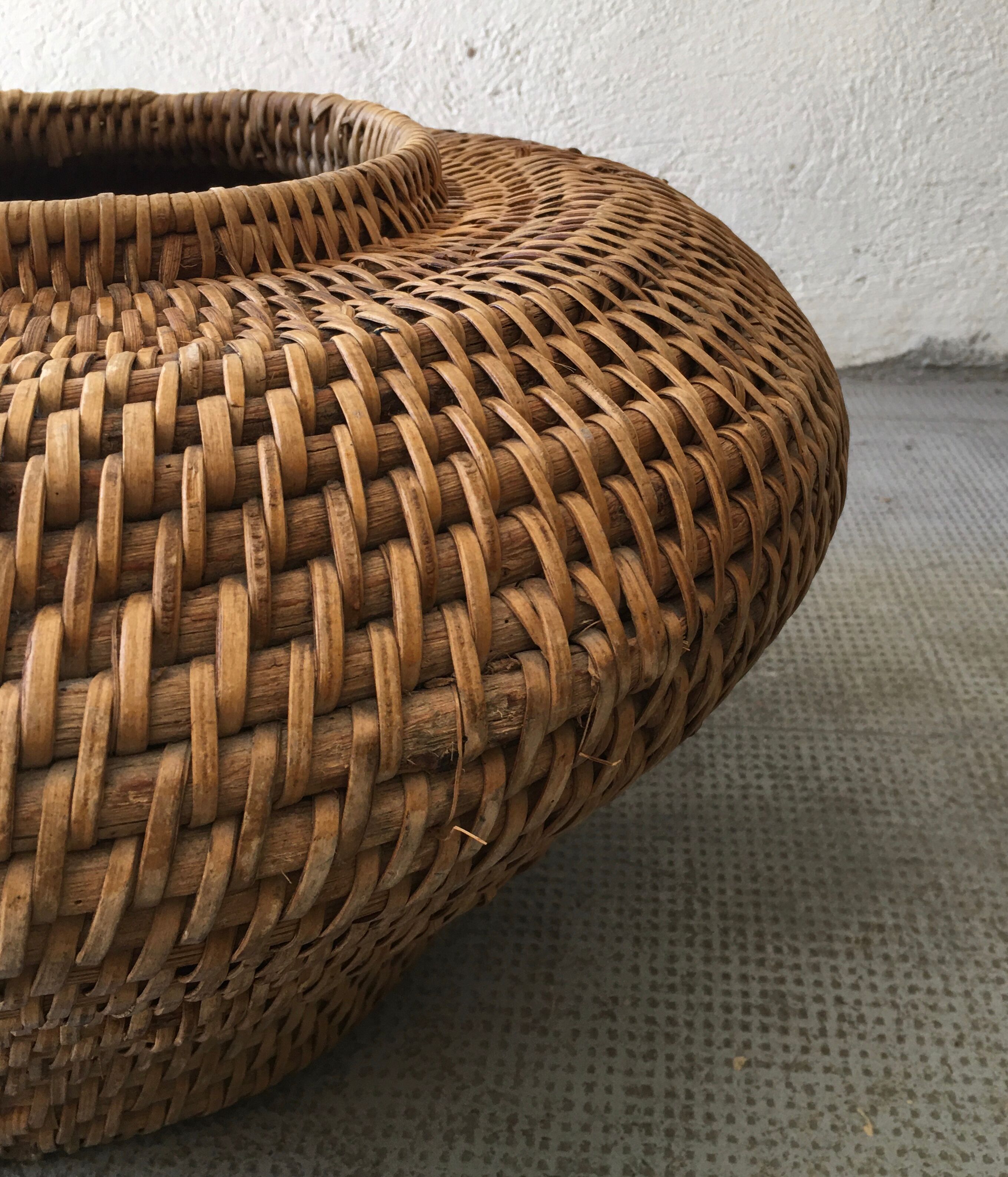 Basket in rattan