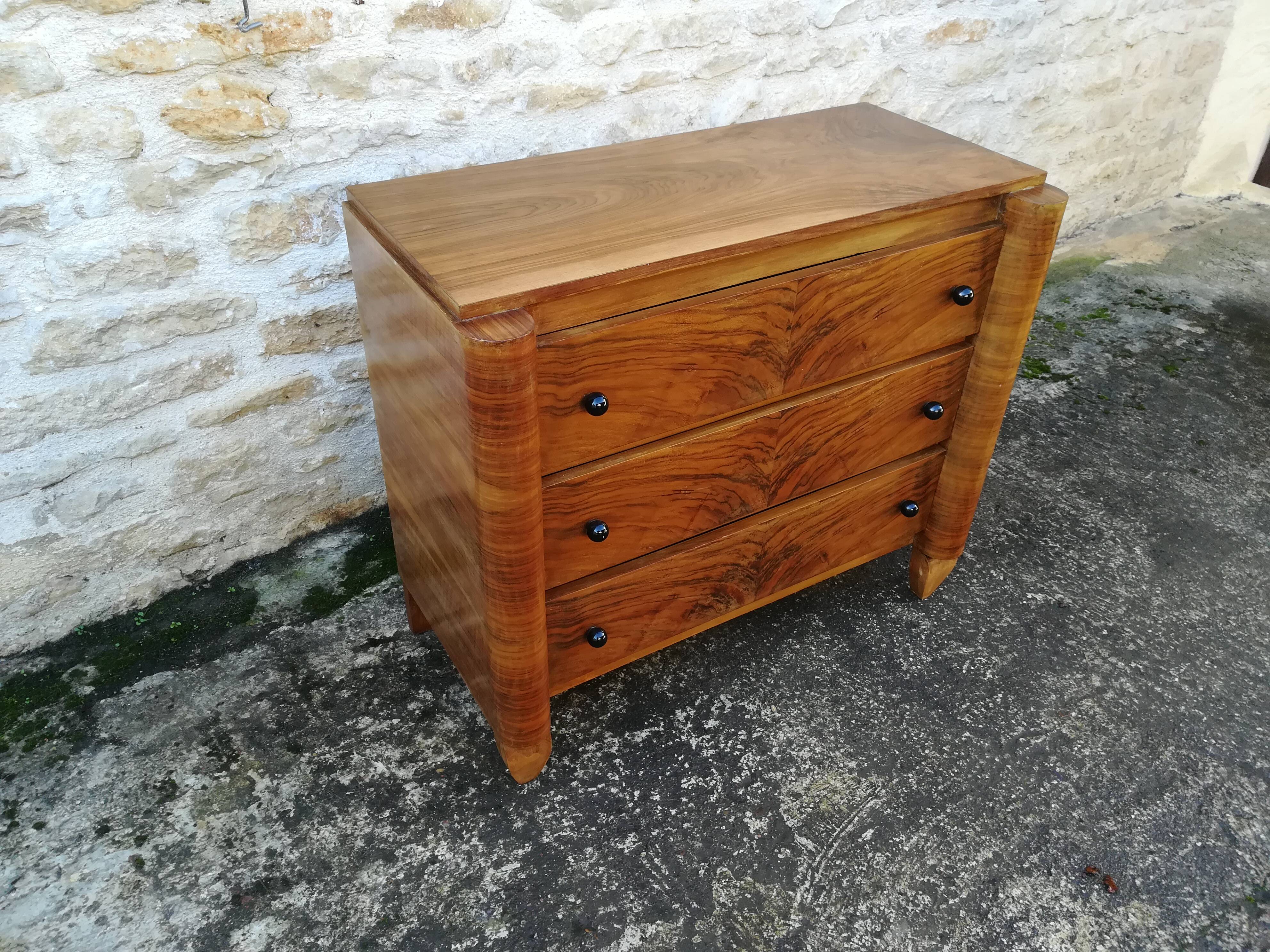 Vintage chest of drawers