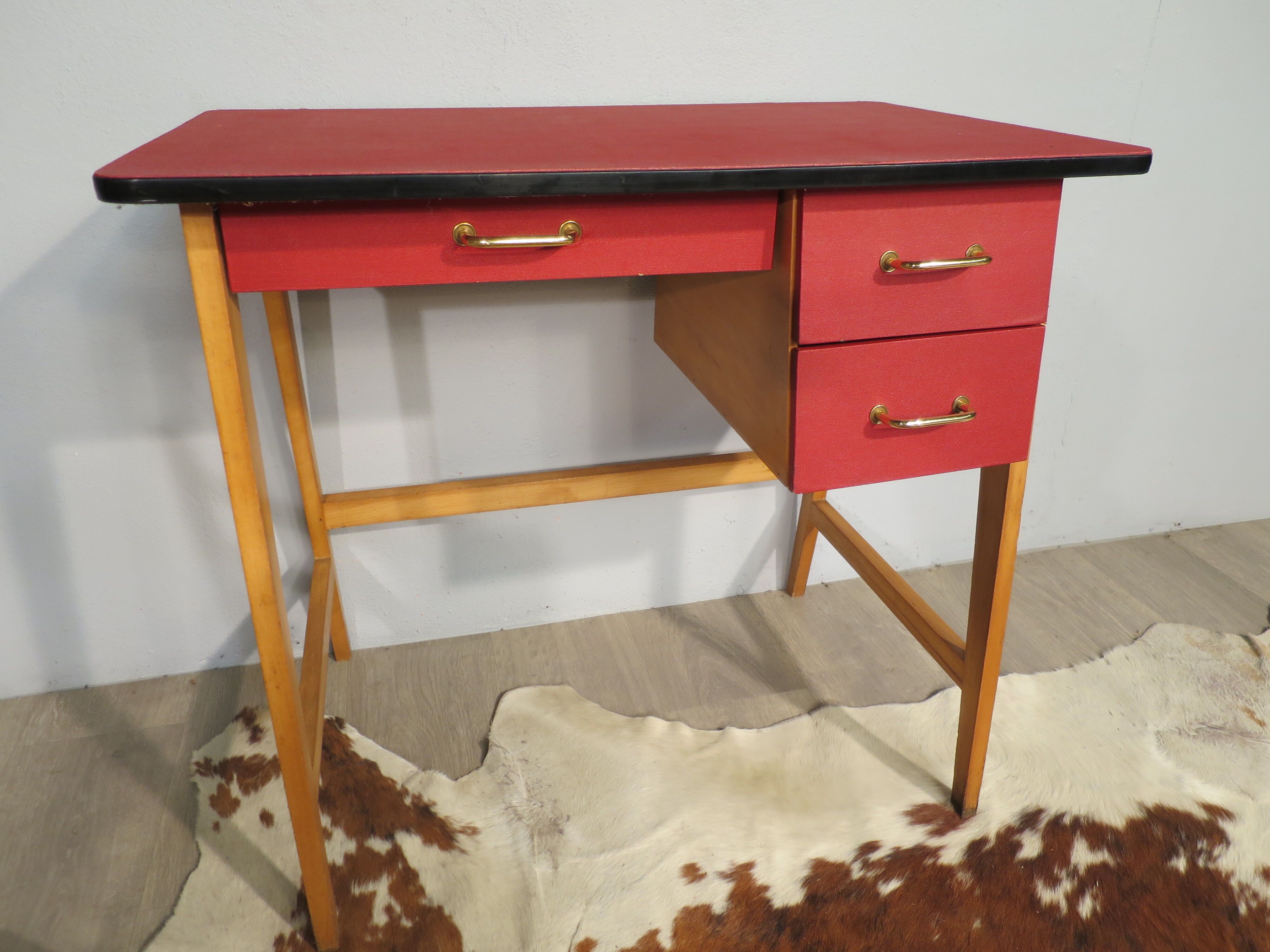 Bureau et chaise vintage en hêtre et skai